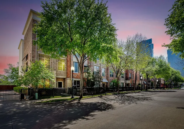 Photo 3 of Townhouse for sale at 714 E 1st St, Fort Worth, TX 76102 | MLS# 21204651 | Listing updated on 2026-09-07