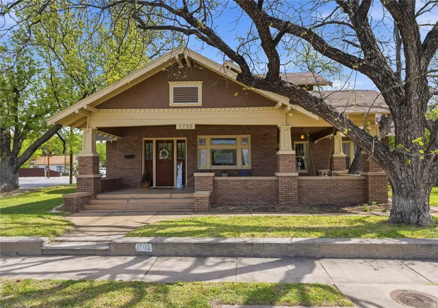 Photo 2 of Single family home for sale at 1700 Austin Ave, Brownwood, TX 76801 | MLS# 21226237 | Listing updated on 2026-10-02