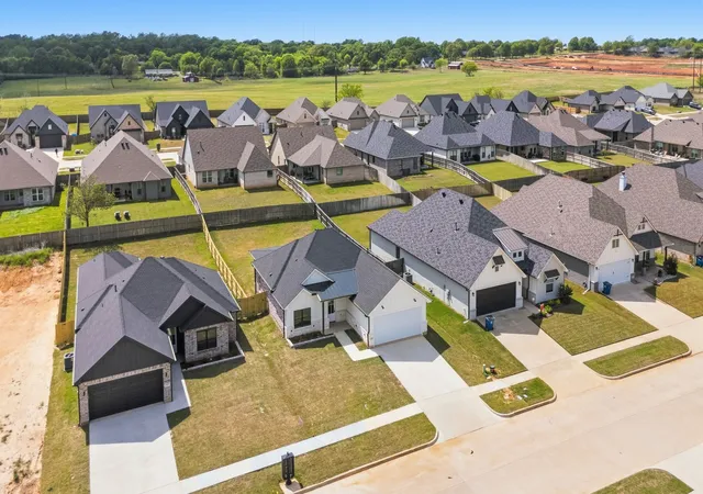 Photo 3 of Single family home for sale at 135 Kaul Ln, Bullard, TX 75757 | MLS# 21220874 | Listing updated on 2026-09-08