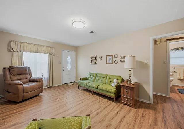 Photo 4 of Single family home for sale at 704 Abney St, Whitesboro, TX 76273 | MLS# 21226556 | Listing updated on 2026-09-28