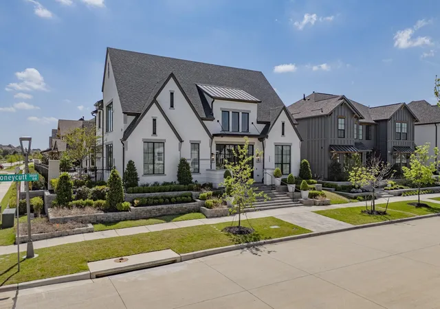 Photo 4 of Single family home for sale at 3983 Honeycutt Dr, Frisco, TX 75033 | MLS# 21224483 | Listing updated on 2026-09-25