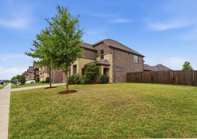 Photo 3 of Single family home for sale at 4509 Lone Elm St, Sachse, TX 75048 | MLS# 21226869 | Listing updated on 2026-09-14