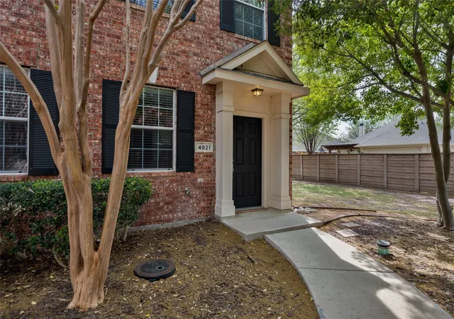Photo 2 of Townhouse for sale at 4921 Stone Gate Trl, Mc Kinney, TX 75070 | MLS# 21224868 | Listing updated on 2026-09-12