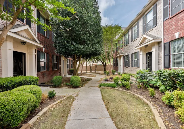Photo 3 of Townhouse for sale at 4921 Stone Gate Trl, Mc Kinney, TX 75070 | MLS# 21224868 | Listing updated on 2026-09-12