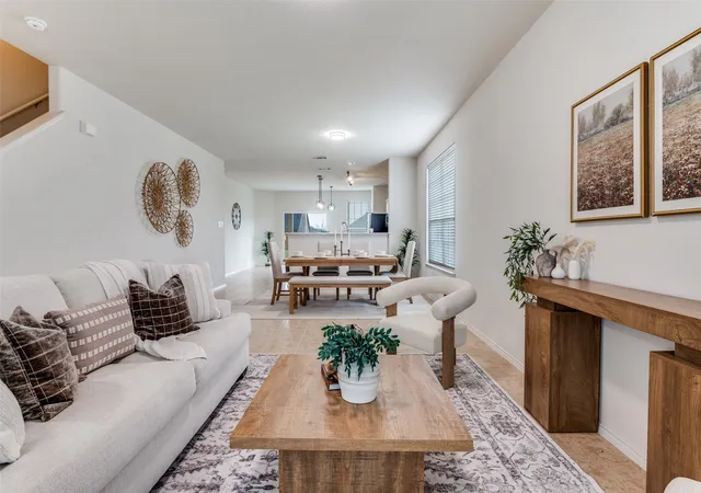 Photo 3 of Single family home for sale at 118 Pinto Dr, Waxahachie, TX 75165 | MLS# 21202912 | Listing updated on 2026-08-02