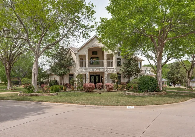 Photo 1 of Sale Pending at 2032 Cains Ln, Mansfield, TX 76063 | MLS# 21225215 | Listing updated on 2026-09-10
