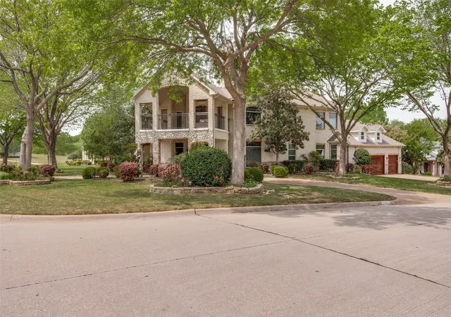 Photo 2 of Sale Pending at 2032 Cains Ln, Mansfield, TX 76063 | MLS# 21225215 | Listing updated on 2026-09-10