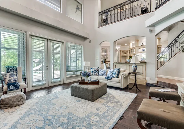 Photo 4 of Sale Pending at 2032 Cains Ln, Mansfield, TX 76063 | MLS# 21225215 | Listing updated on 2026-09-10