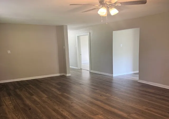 Photo 2 of Sale Pending at 2621 Old Marlin, Waco, TX 76705 | MLS# 21227461 | Listing updated on 2026-08-31
