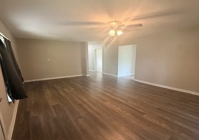 Photo 3 of Sale Pending at 2621 Old Marlin, Waco, TX 76705 | MLS# 21227461 | Listing updated on 2026-08-31