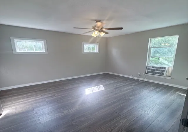 Photo 3 of Sale Pending at 2621 Old Marlin, Waco, TX 76705 | MLS# 21227461 | Listing updated on 2026-08-31