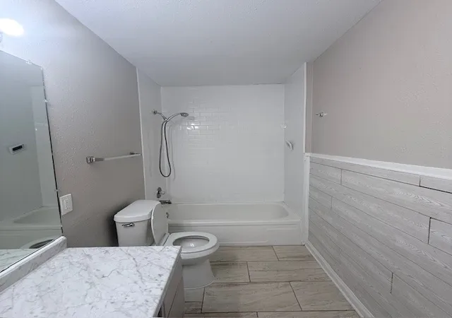 Photo 4 of Sale Pending at 2621 Old Marlin, Waco, TX 76705 | MLS# 21227461 | Listing updated on 2026-08-31