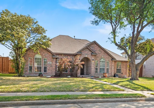 Photo 2 of Single family home for sale at 706 Sycamore Creek Rd, Allen, TX 75002 | MLS# 21225168 | Listing updated on 2026-09-09
