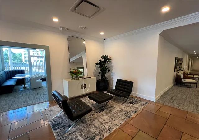 Photo 4 of Condo for sale at 3883 Turtle Creek Blvd #2010, Dallas, TX 75219 | MLS# 21227837 | Listing updated on 2026-09-11