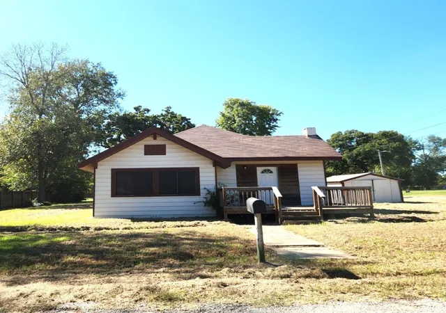 Photo 1 of Single family home for sale at 823 N Green St, Grand Saline, TX 75140 | MLS# 21226330 | Listing updated on 2026-09-09