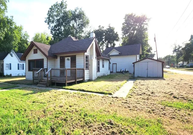 Photo 2 of Single family home for sale at 823 N Green St, Grand Saline, TX 75140 | MLS# 21226330 | Listing updated on 2026-09-09
