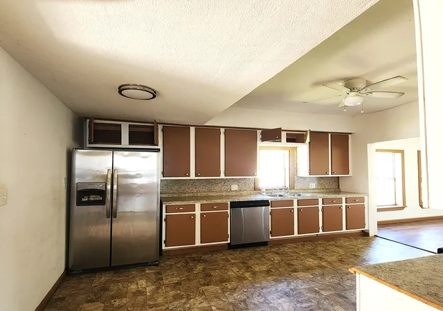 Photo 3 of Single family home for sale at 823 N Green St, Grand Saline, TX 75140 | MLS# 21226330 | Listing updated on 2026-09-09