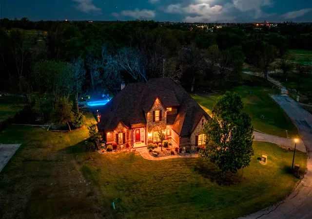 Photo 1 of Single family home for sale at 317 Arapahoe Rdg, Weatherford, TX 76087 | MLS# 21220076 | Listing updated on 2026-10-05