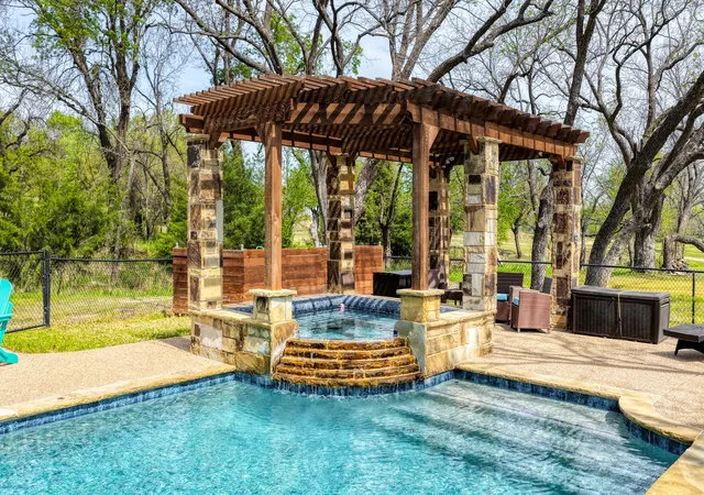 Photo 3 of Single family home for sale at 317 Arapahoe Rdg, Weatherford, TX 76087 | MLS# 21220076 | Listing updated on 2026-10-05