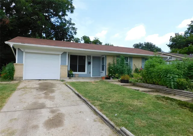 Single family home for sale at 409 W Vista Dr, Garland, TX 75041 | MLS# 21223563