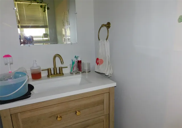 Photo 4 of Single family home for sale at 409 W Vista Dr, Garland, TX 75041 | MLS# 21223563 | Listing updated on 2026-09-08