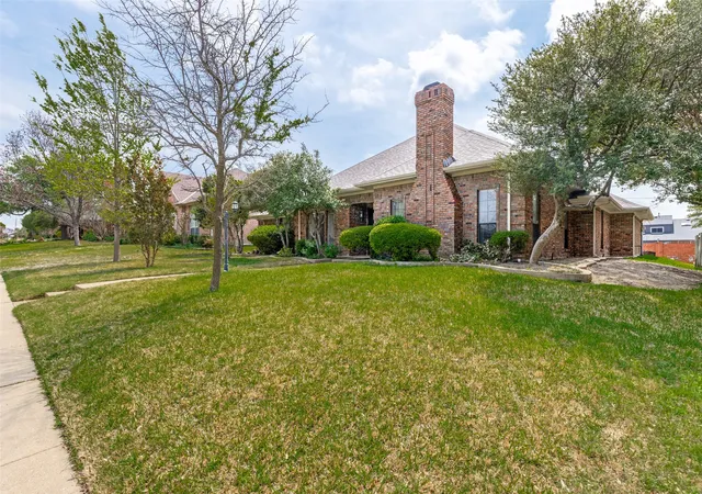 Photo 2 of Single family home for sale at 2700 Nighthawk Dr, Plano, TX 75025 | MLS# 21227078 | Listing updated on 2026-09-12