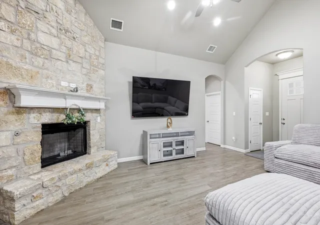 Photo 3 of Single family home for sale at 3312 Arrow Creek Dr, Granbury, TX 76049 | MLS# 21227658 | Listing updated on 2026-09-11