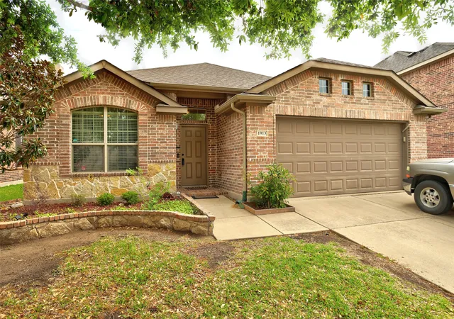 Photo 1 of Single family home for sale at 1913 Hidden Fairway Dr, Wylie, TX 75098 | MLS# 21228536 | Listing updated on 2026-08-01