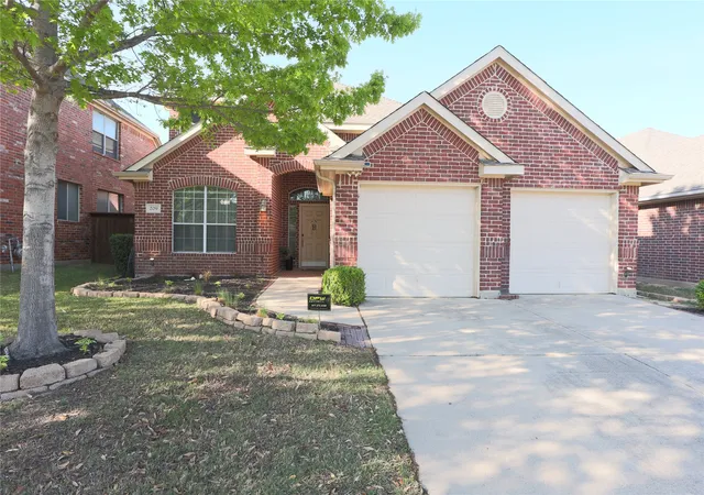 Photo 1 of Single family home for sale at 209 Park Meadows Dr, Euless, TX 76039 | MLS# 21228706 | Listing updated on 2026-08-02