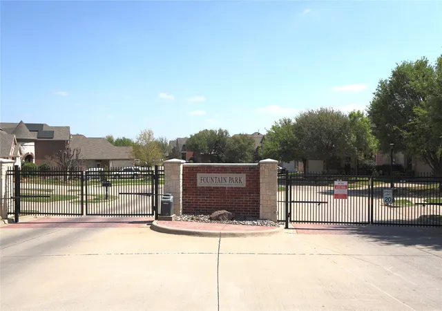 Photo 2 of Single family home for sale at 209 Park Meadows Dr, Euless, TX 76039 | MLS# 21228706 | Listing updated on 2026-08-02