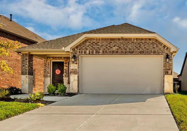 Photo 1 of Single family home for sale at 2213 Elena Dr, Anna, TX 75409 | MLS# 21229031 | Listing updated on 2026-09-09