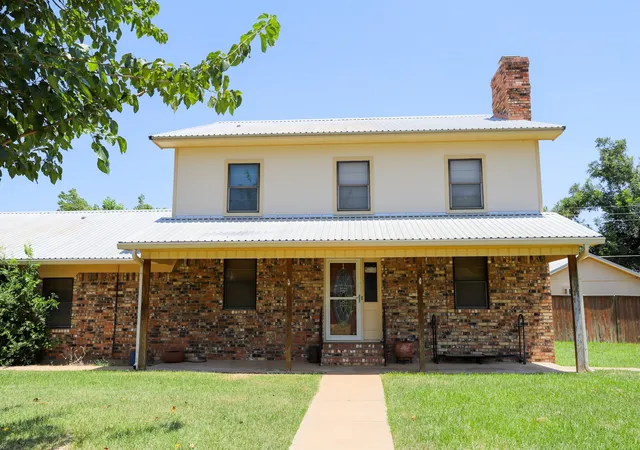 Photo 1 of Single family home for sale at 303 David Davis Dr, Mc Gregor, TX 76657 | MLS# 21221976 | Listing updated on 2026-07-30