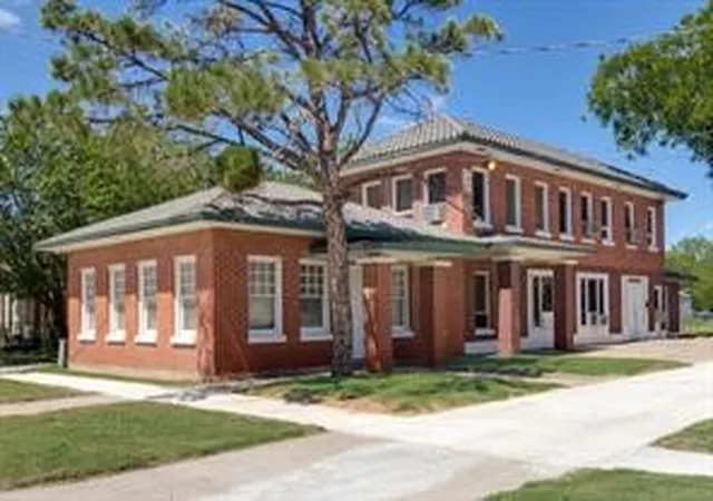 Photo 2 of Single family home for sale at 802a Orange St, Abilene, TX 79601 | MLS# 21229462 | Listing updated on 2026-09-10