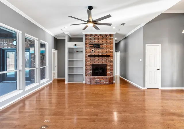Photo 3 of Single family home for sale at 9219 Hanging Moss Dr, Granbury, TX 76049 | MLS# 21219010 | Listing updated on 2026-07-31