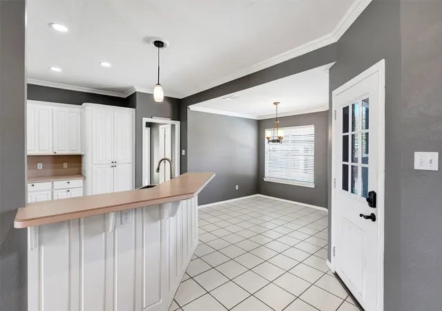 Photo 4 of Single family home for sale at 9219 Hanging Moss Dr, Granbury, TX 76049 | MLS# 21219010 | Listing updated on 2026-10-02