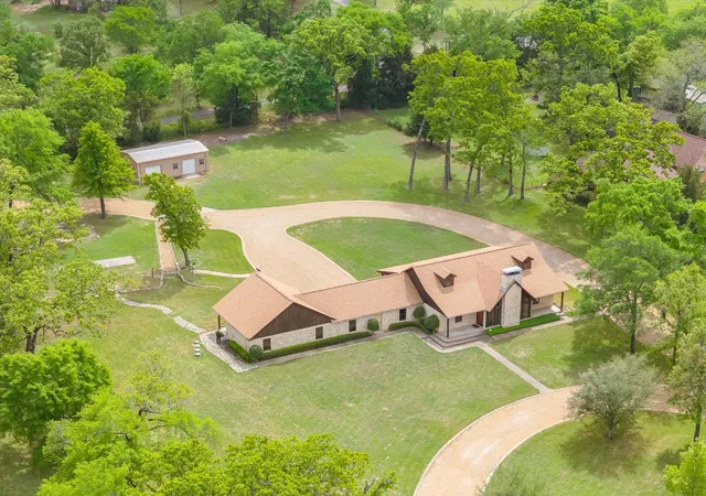 Photo 3 of Single family home for sale at 167 Vz County Road 4202, Canton, TX 75103 | MLS# 21223940 | Listing updated on 2026-07-31