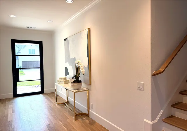 Photo 3 of Sale Pending at 4347 Delmar Ave, Dallas, TX 75206 | MLS# 21229538 | Listing updated on 2026-09-15