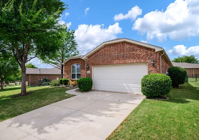 Photo 3 of Single family home for sale at 1826 Windy Hill Dr, Frisco, TX 75036 | MLS# 21229018 | Listing updated on 2026-08-02