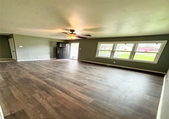 Photo 3 of Single family home for sale at 4247 Summitt Rdg, Dallas, TX 75216 | MLS# 21230332 | Listing updated on 2026-07-30