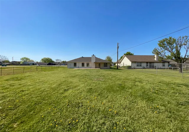 Photo 4 of Sale Pending at 602 Torero Dr, Little Elm, TX 75068 | MLS# 21230519 | Listing updated on 2026-10-01