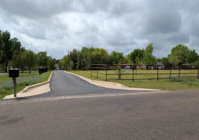Photo 3 of Sale Pending at 304 Becky Ln, Waxahachie, TX 75165 | MLS# 21229993 | Listing updated on 2026-07-28