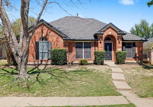 Photo 1 of Single family home for sale at 11816 Rocky Point Dr, Frisco, TX 75035 | MLS# 21231324 | Listing updated on 2026-07-28