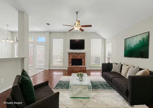 Photo 3 of Single family home for sale at 11816 Rocky Point Dr, Frisco, TX 75035 | MLS# 21231324 | Listing updated on 2026-07-28