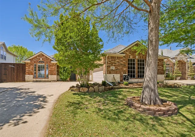 Photo 4 of Single family home for sale at 2301 Trickling Creek Dr, Garland, TX 75041 | MLS# 21231853 | Listing updated on 2026-08-01