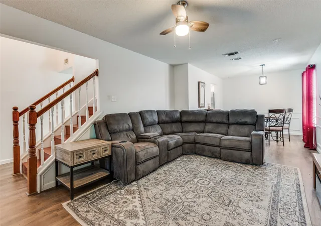 Photo 3 of Sale Pending at 627 Lemon Dr, Arlington, TX 76018 | MLS# 21231833 | Listing updated on 2026-09-09