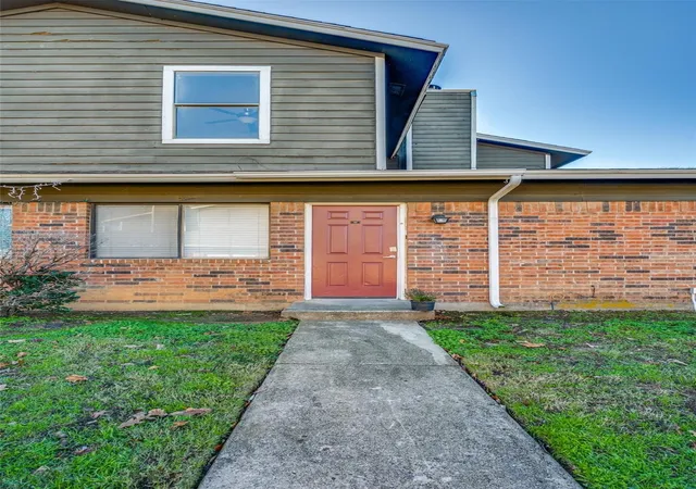 Photo 2 of Condo for sale at 1122 Millview #701, Arlington, TX 76012 | MLS# 21231964 | Listing updated on 2026-09-11