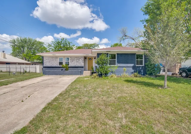 Photo 2 of Sale Pending at 2315 Inadale Ave, Dallas, TX 75228 | MLS# 21232205 | Listing updated on 2026-09-09