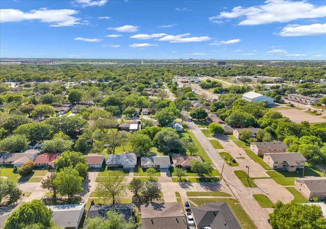Photo 1 of Sale Pending at 905 Se 3rd St, Grand Prairie, TX 75051 | MLS# 21226320 | Listing updated on 2026-09-08
