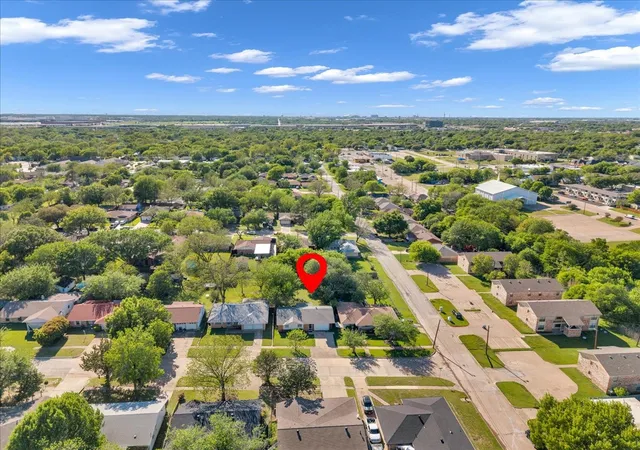 Photo 3 of Sale Pending at 905 Se 3rd St, Grand Prairie, TX 75051 | MLS# 21226320 | Listing updated on 2026-09-08