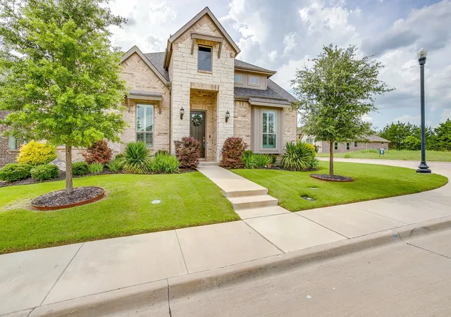 Photo 3 of Single family home for sale at 2001 Kati Jane Ln, Midlothian, TX 76065 | MLS# 21232150 | Listing updated on 2026-09-14
